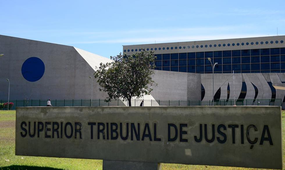 STJ reconhece a irrelevância da ingestão de alimento contaminado para a ocorrência de dano moral