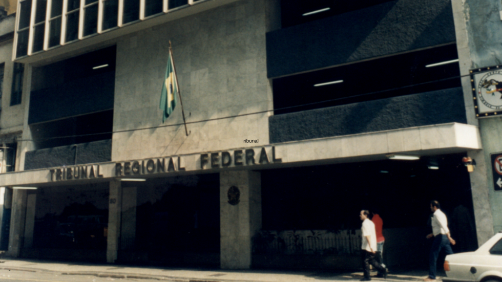 Empregado comprova contrato único com instituições que compõe grupo econômico
