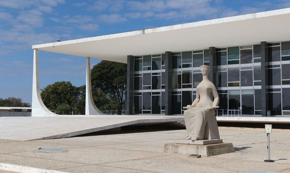 STF decide que Lei municipal não pode limitar férias de seus servidores