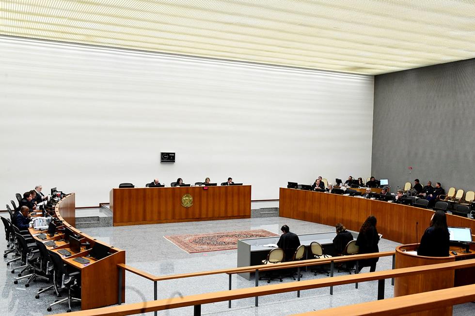 Terceira Turma do STJ decide que credor fiduciário não constitui parte obrigatória no polo passivo de ação para rescindir compra de imóvel