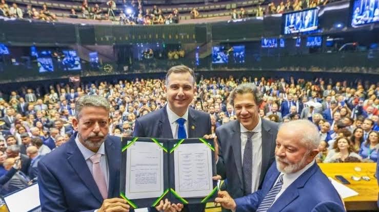 Reforma Tributária é aprovada e publicada no Diário Oficial da União