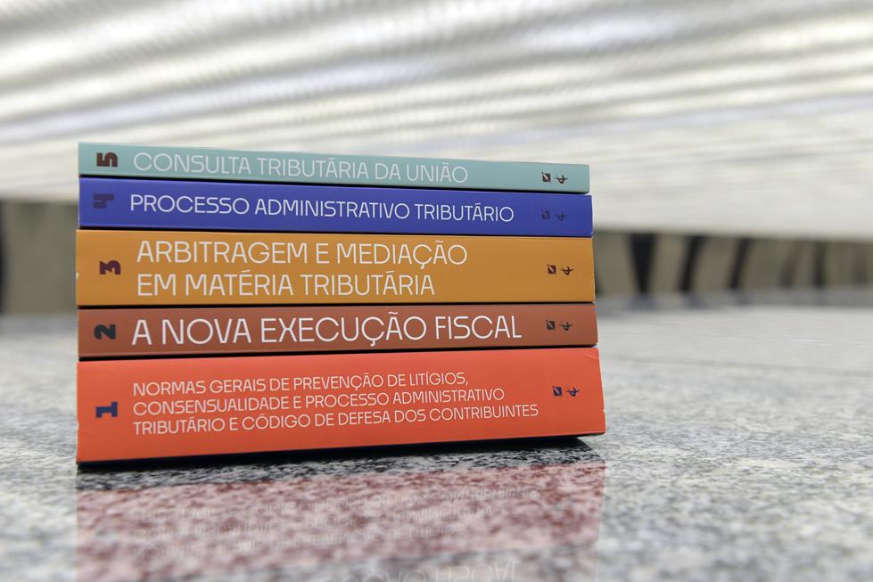 Membros do escritório publicam artigo na coleção de livros “A Reforma do Processo Tributário”