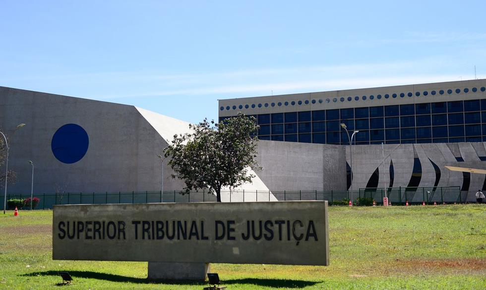 STJ decide: Ente federado pode cobrar do plano de saúde despesa realizada com segurado por ordem judicial